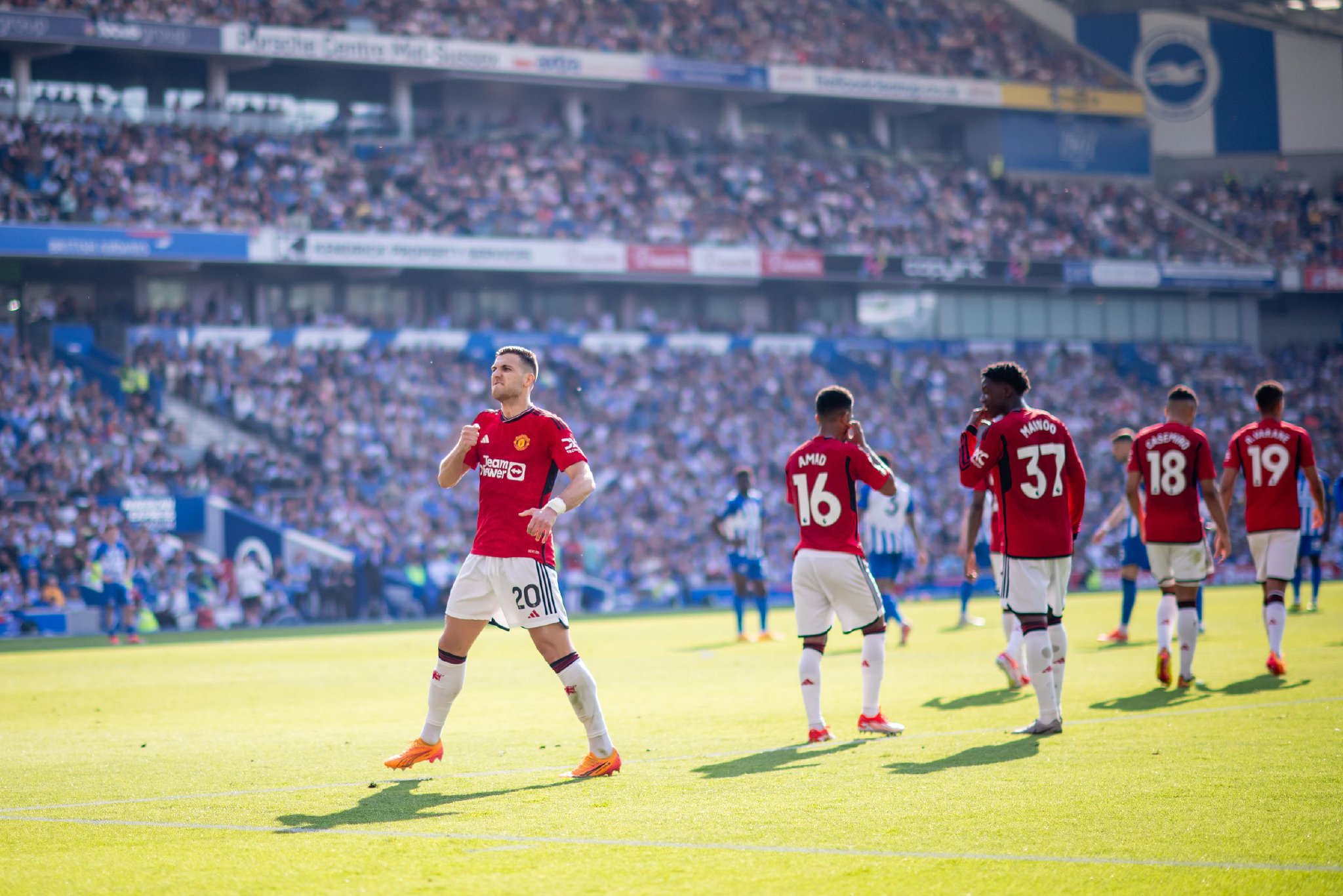 然展现出积 然展现出积